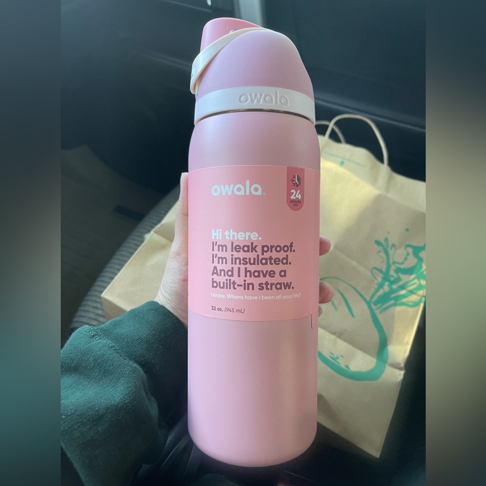New Owala Rosy Dreams 32oz Freesip Water Bottle